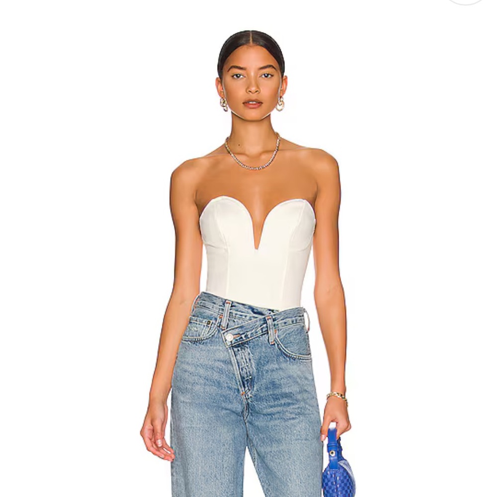 Superdown Gianna Sweetheart Bodysuit in White - Picture 2 of 4